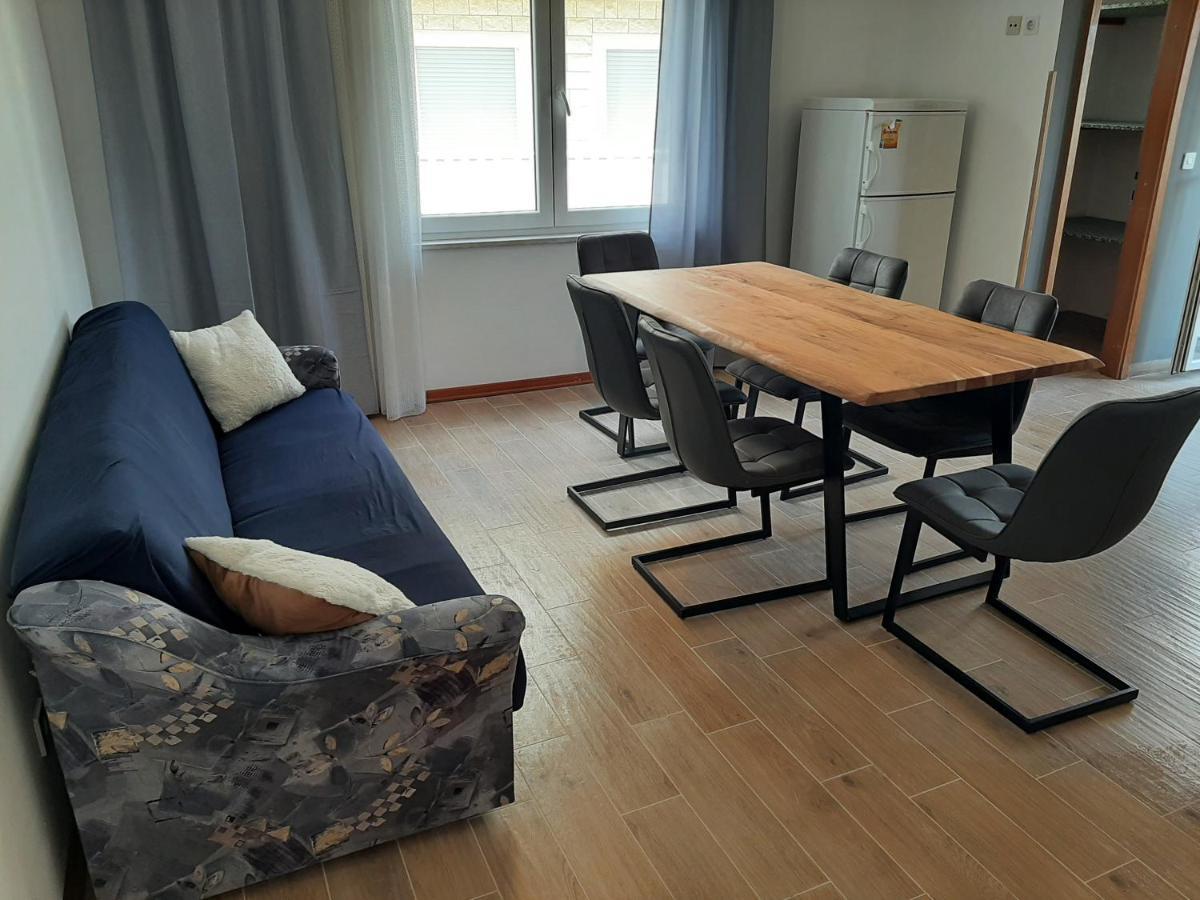 Apartments Tina 오미스 외부 사진
