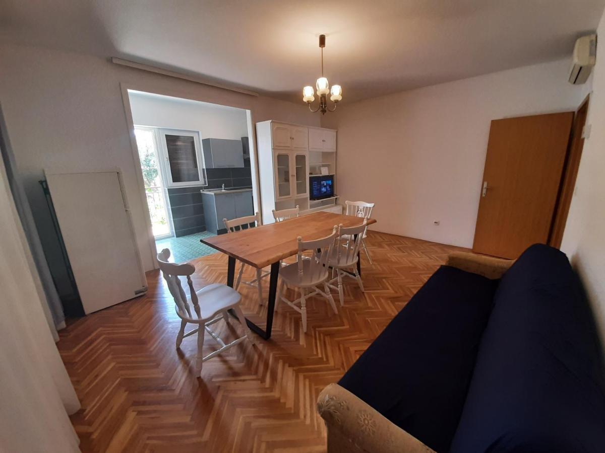 Apartments Tina 오미스 외부 사진