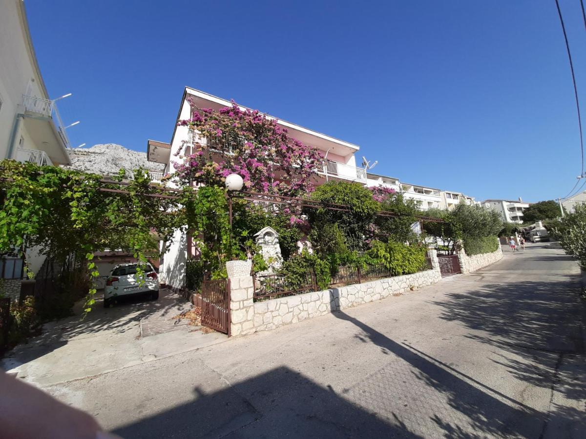 Apartments Tina 오미스 외부 사진