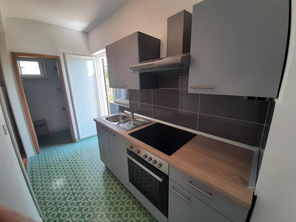 Apartments Tina 오미스 외부 사진