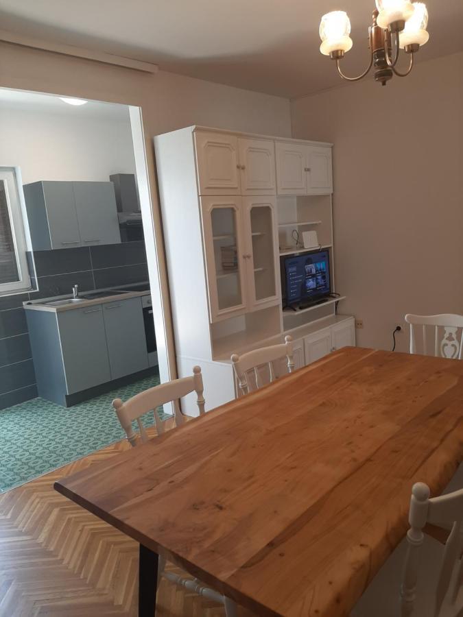 Apartments Tina 오미스 외부 사진